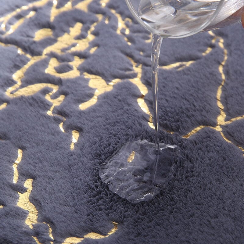 Tapete de Banheiro com Detalhes Dourado Home Lar